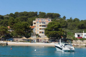 Отель Apartments Villa Leona  Бетина